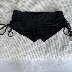3/30$🛍Hot yoga shorts